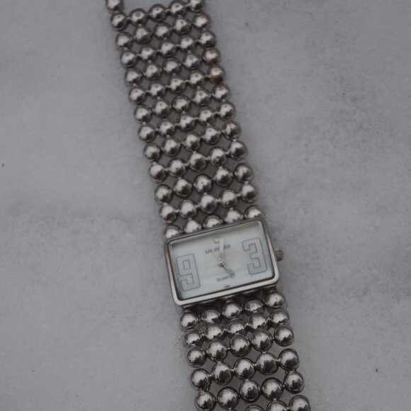 Silver Plated Mother Of Pearl Unlisted Ladies Watch - Picture 6 of 10